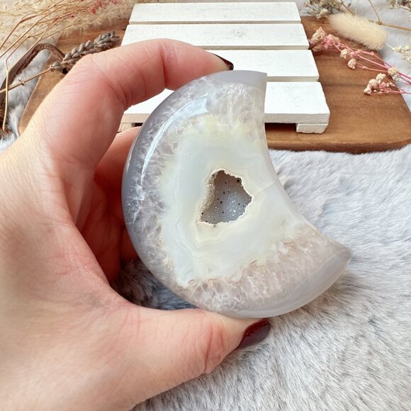 Gorgeous Agate with Druzy Moon - Picture 4 of 5